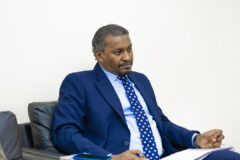 وزير الدولة بوزارة المالية يلتقي المدير الإقليمي لمجموعة البنك الإسلامي للتنمية بباكو