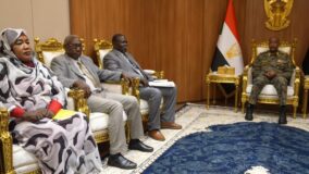 البرهان يلتقي وفد اتحاد عام النوبة