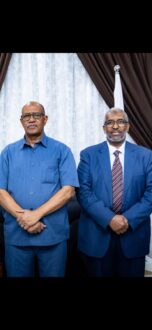 والي البحر الأحمر يلتقي عضو لجنة تهيئة الحوار السوداني السوداني أوشيك سيدي